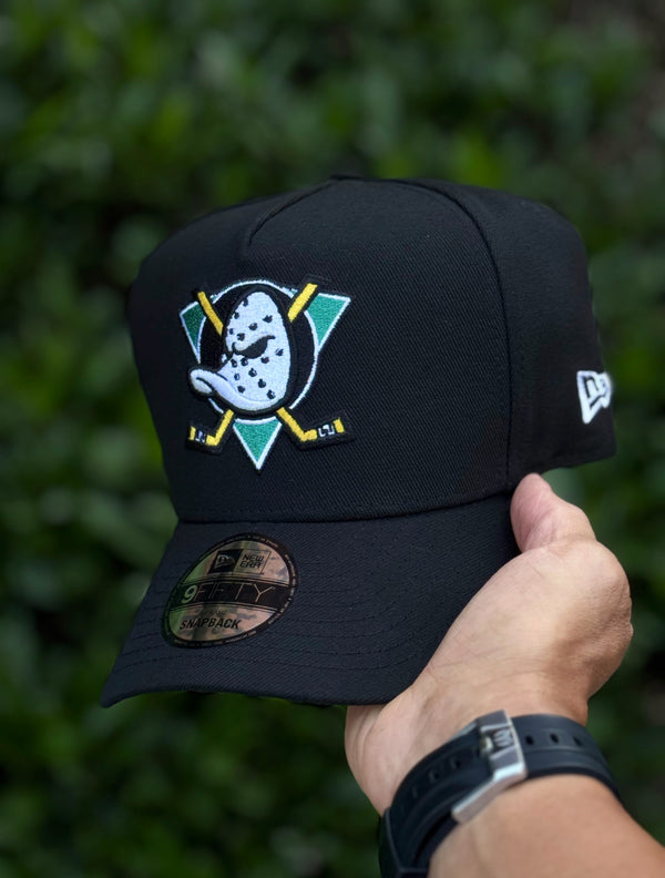 NEW ERA DUCKS OF ANAHEIM/NEGRO/AJUSTABLE